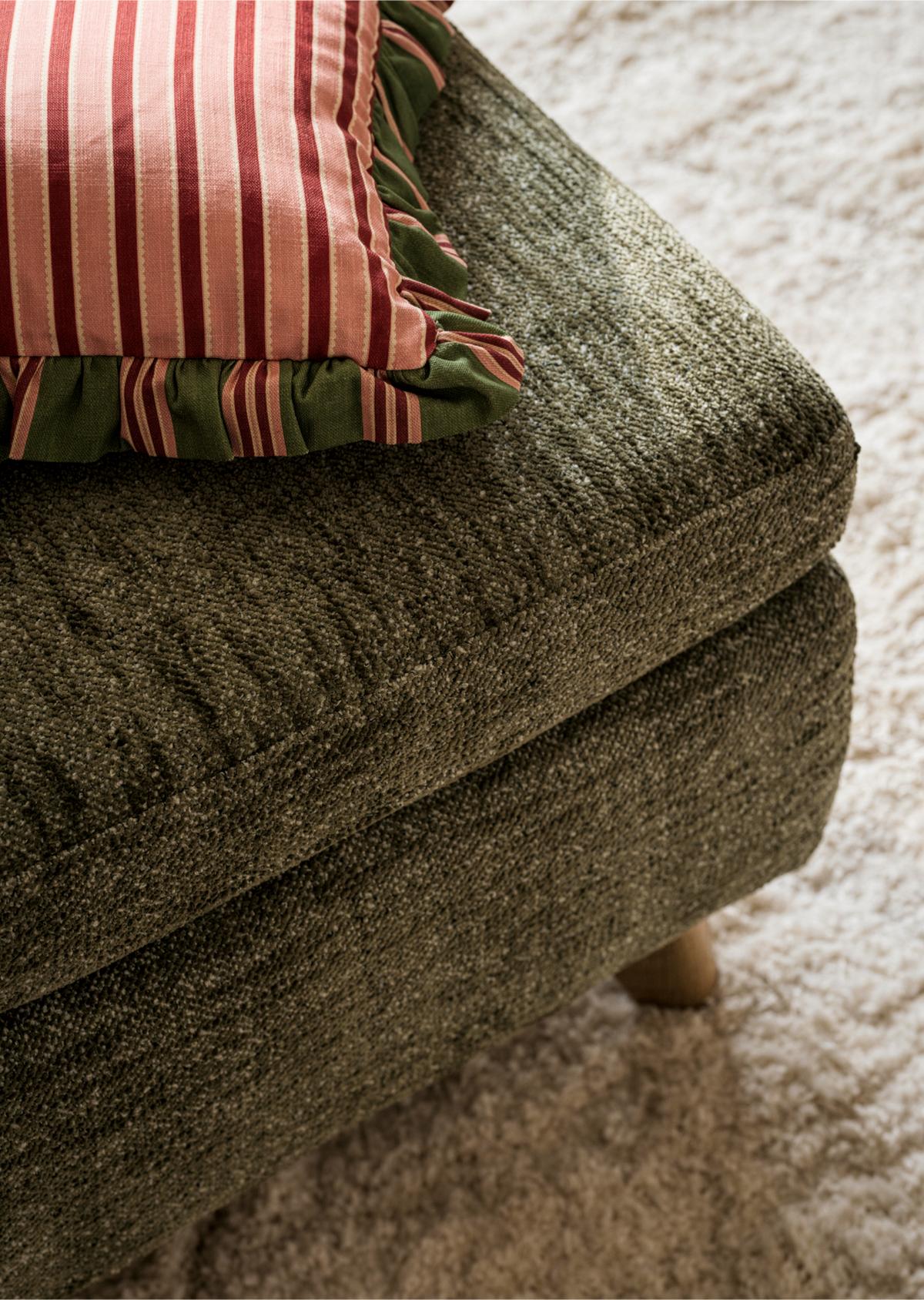 MALMO-FOOTSTOOL-CLOSE-UP